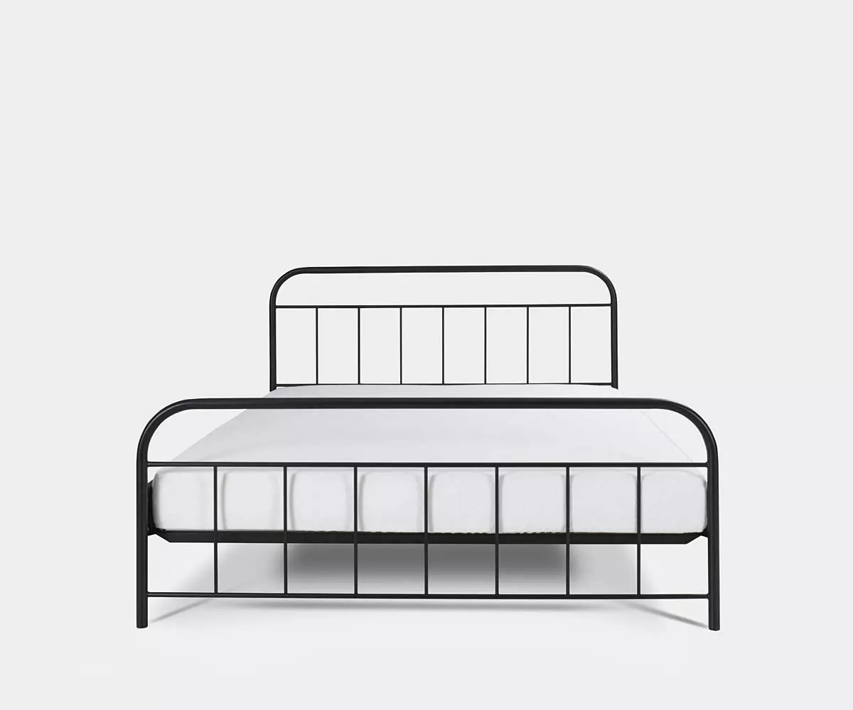 Avos Metallbett Doppelbett Schwarz Ein Doppelbett aus Metall in Schwarz Retro