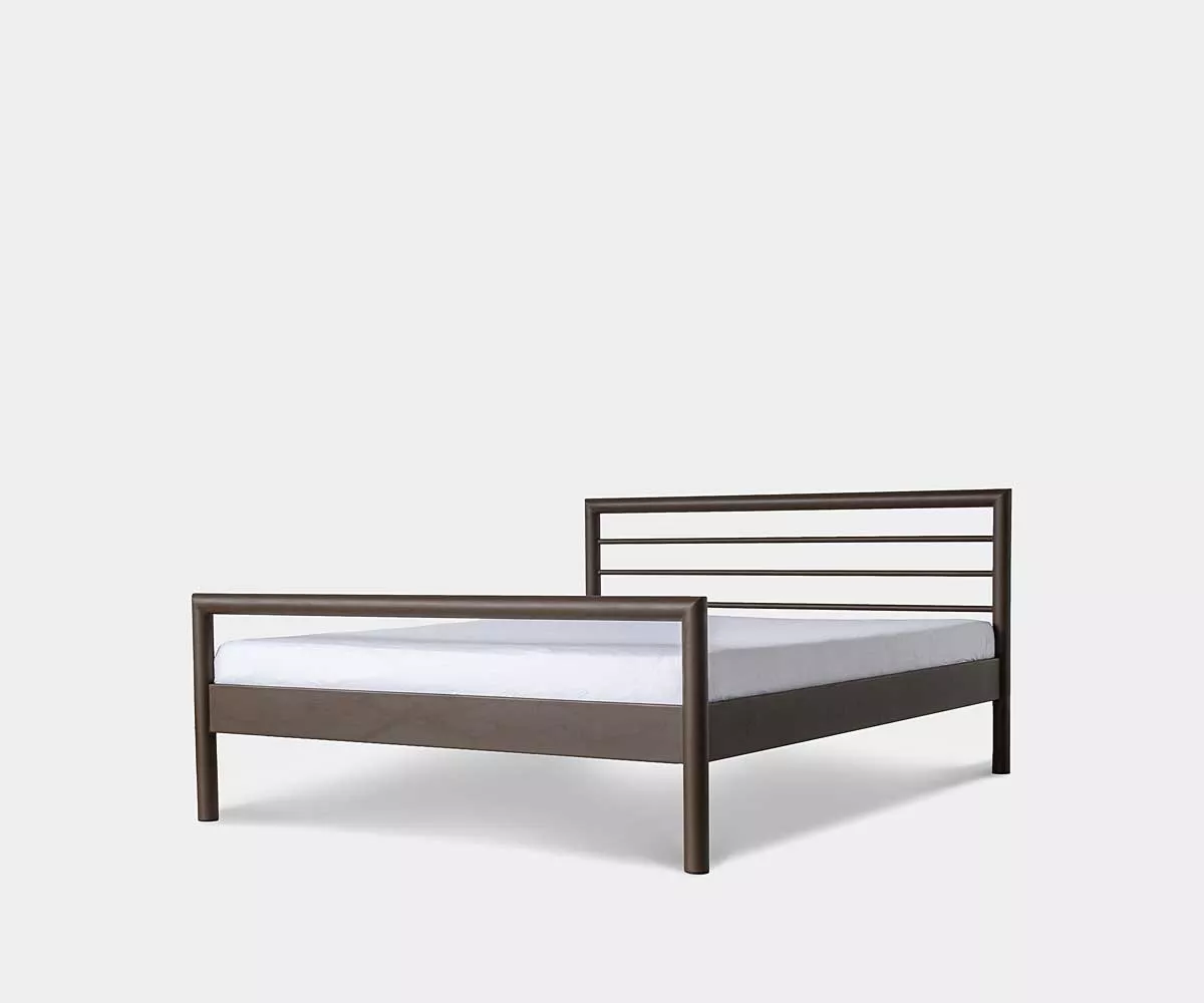 Caligo Bett aus Metall in Braun modernes Bett aus Metall handgefertigt in der Farbe Braun pulverbeschichtet