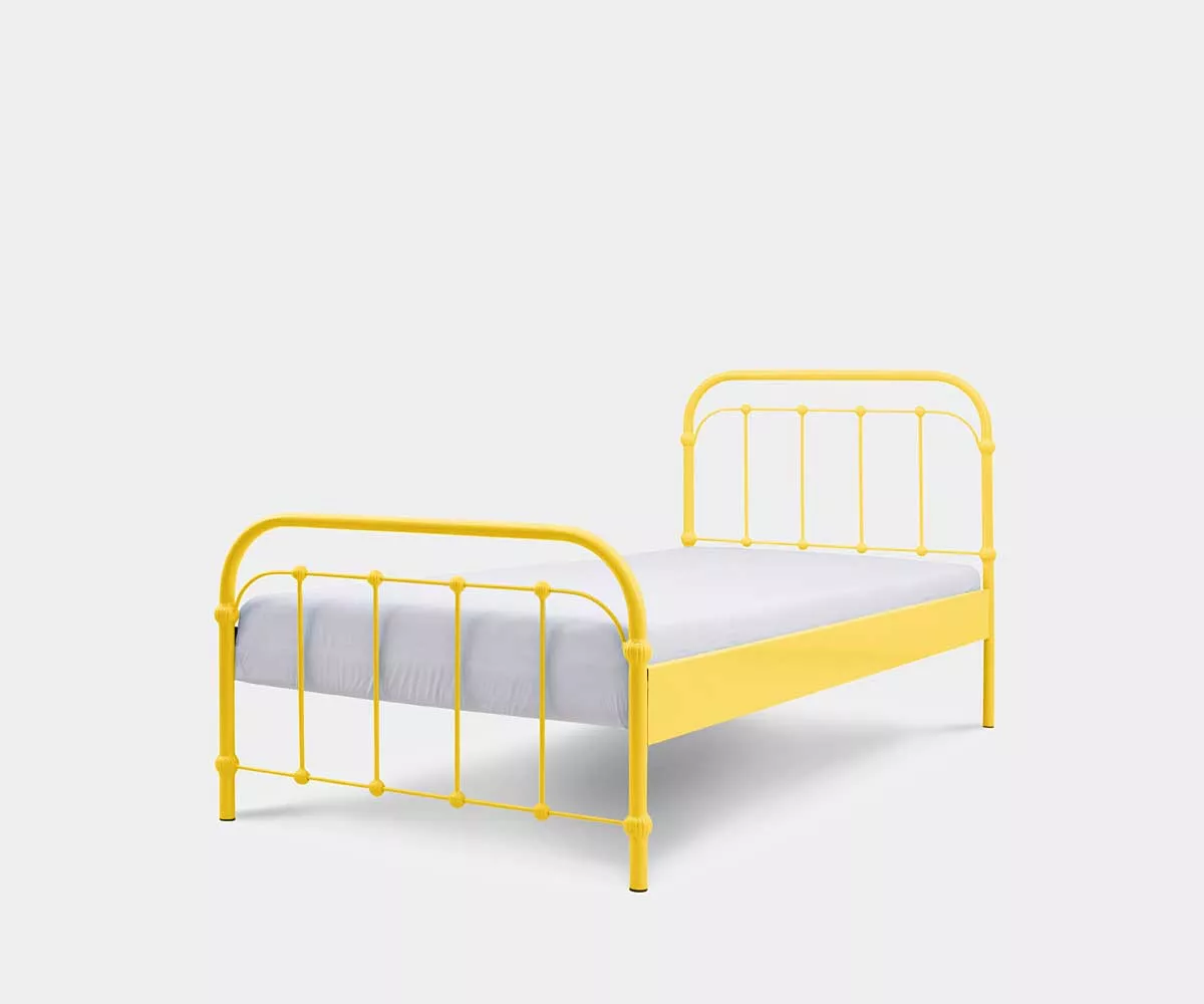 AMITA Metallbett in Gelb Ein Vinatge Metallbett in Gelb