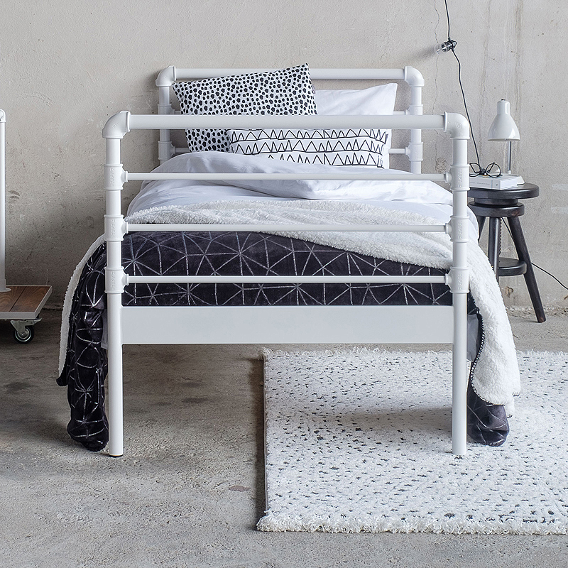 METAL BEDS