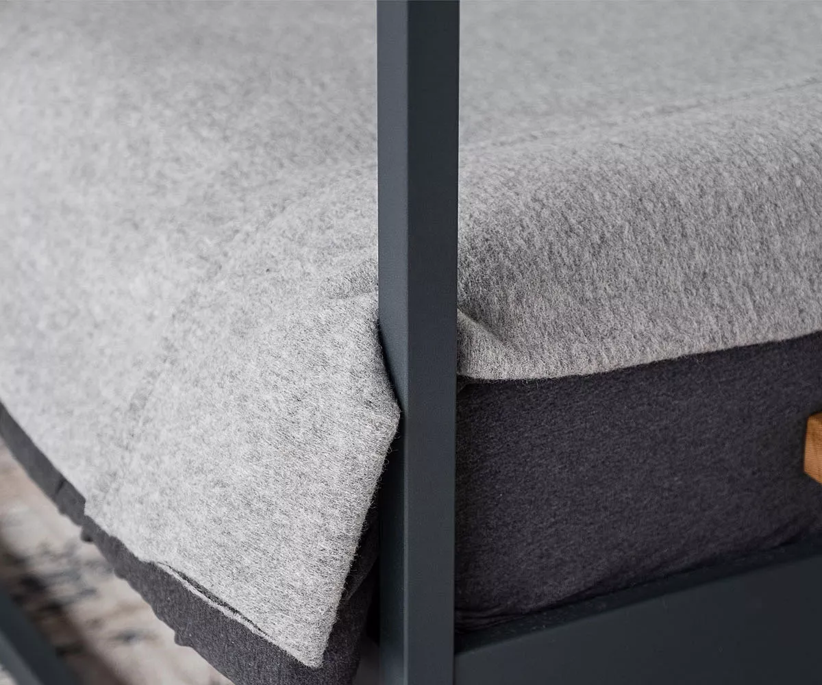 SIDERA Himmelbett Anthrazit Detail SIDERA-Himmelbett aus Metall - Anthrazit Detail