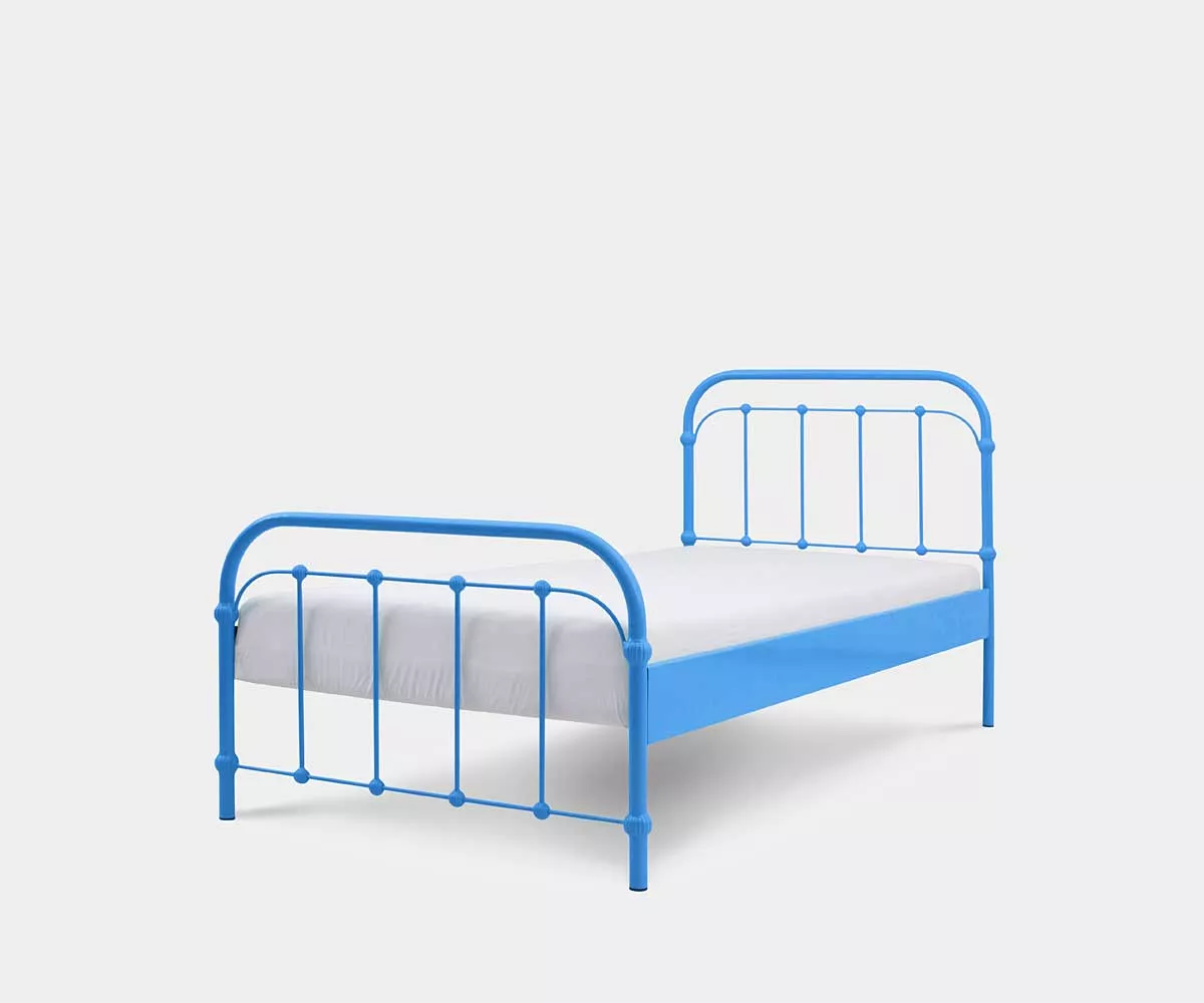 AMITA Einzelbett aus Metall in Blau Ein Retro Einzelbett aus Metall in Farbe Blau