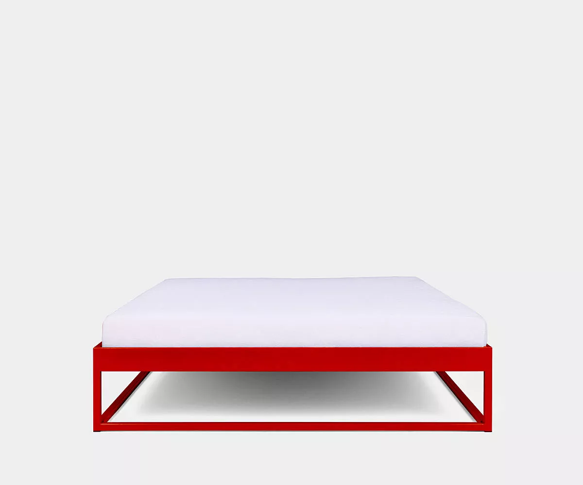SIMPLEX Metallbett in rot- Vorderansicht Rotes Simplexbett aus Metall ohne Kopfteil - Vorderansicht