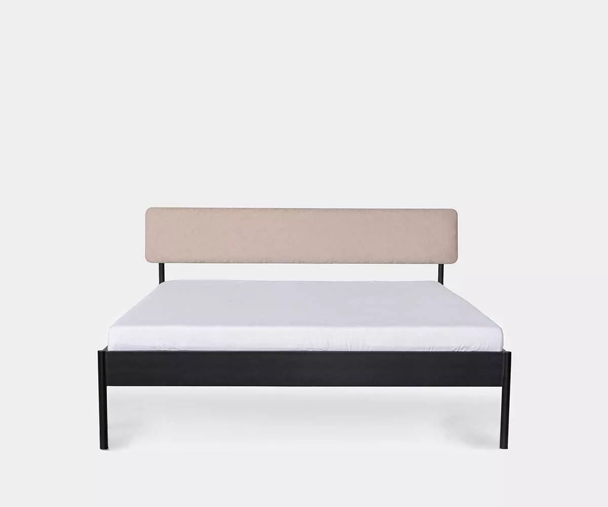 Atrox Fibra Metallbett mit gepolstertem Kopfteil Metallbett mit gepolstertem Kopfteil schwarz/Beige