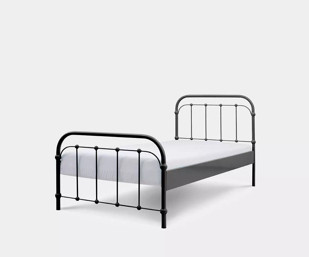 AMITA Bett aus Metall in Schwarz Ein Vintage Metallbett in Schwarz